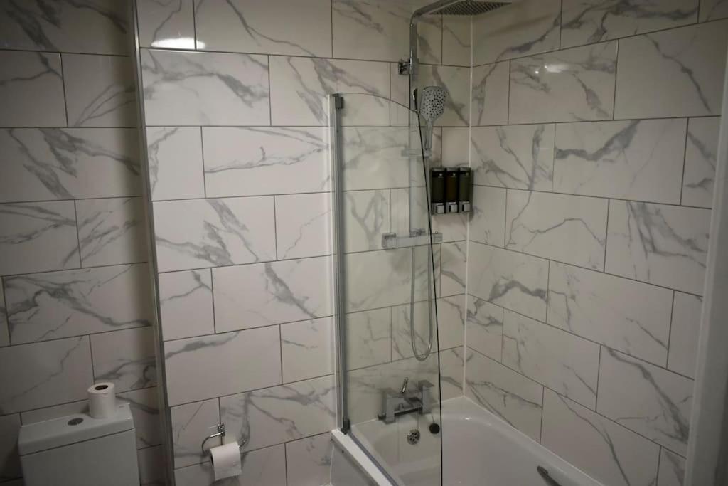 Tottenham Hotspurs Stays At The Gascoigne Suite Лондон Экстерьер фото